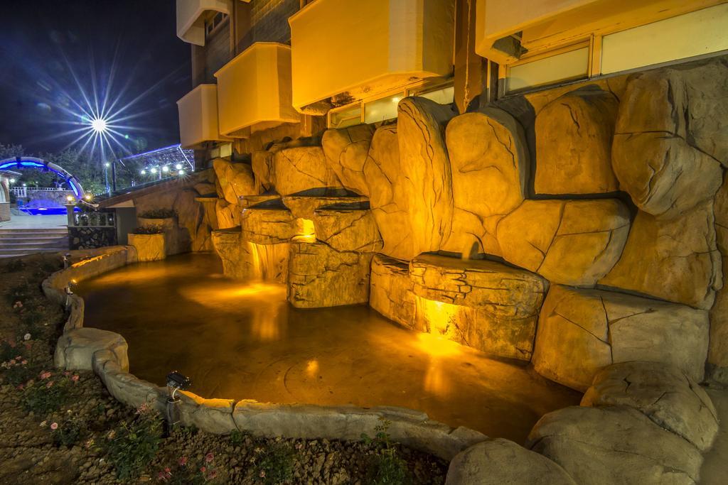 Grand Terme Hotel Kirsehir Bagian luar foto