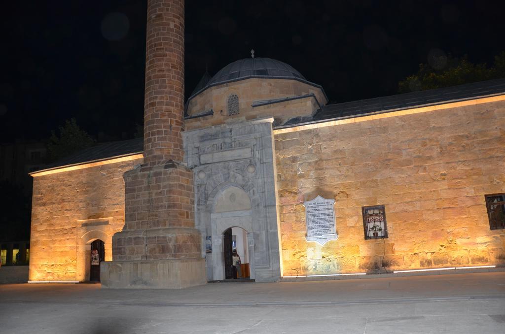 Grand Terme Hotel Kirsehir Bagian luar foto